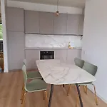 Golden View Apartment *