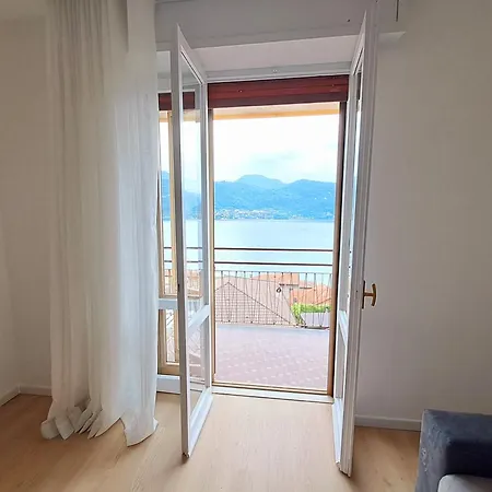 Golden View